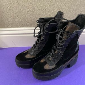 Louis Vuitton Combat boots size 40